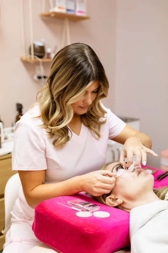 Rochester Hills esthetician applying lash extensions